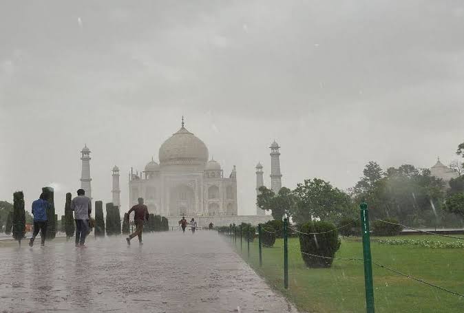 आगरा में बारिश से ताजमहल के मुख्य गुंबद में पानी का रिसाव; नुकसान को लेकर एएसआई ने क्या दावा किया?